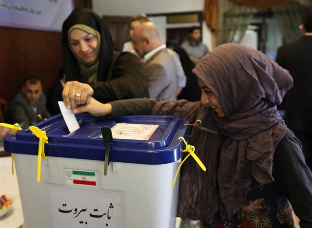 Irán celebrará elecciones presidenciales en mayo de 2017